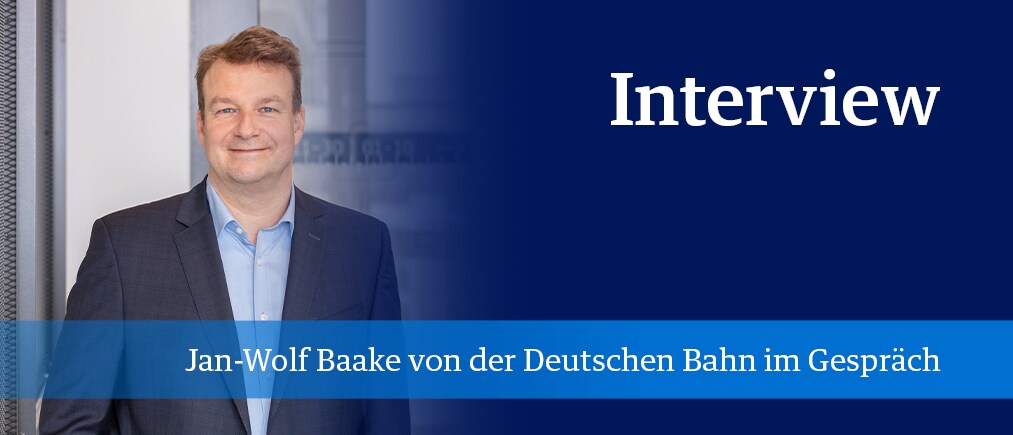 Portrait von Jan-Wolf Baake, Vertriebsleiter für Geschäftskund:innen bei der Deutschen Bahn (DB)