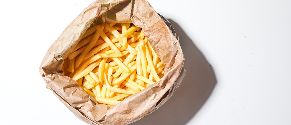 1日40万売る フライドポテトベンチャーの正体 小学校教員 海外で飲食店勤務 北海道で起業