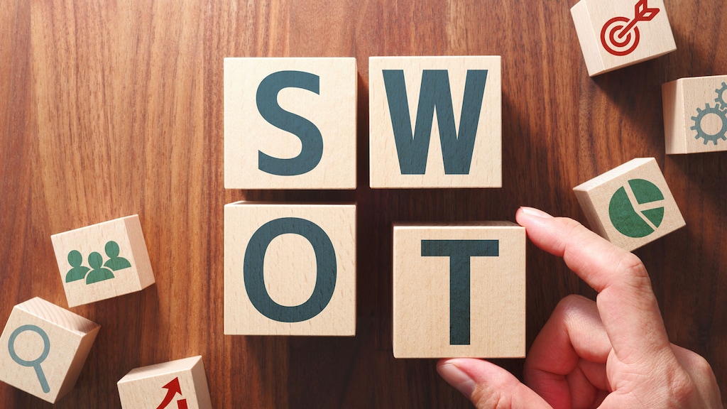 【テンプレあり】「SWOT分析」成功法！初心者でもビジネス戦略が高まるやり方や具体例を図で説明