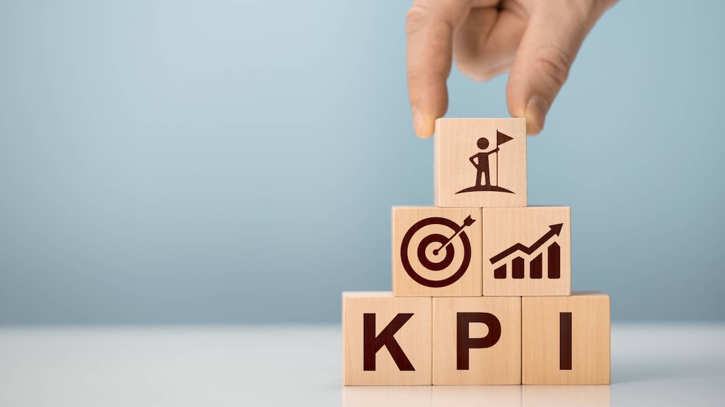 KPIとは？意味やKGIとの違い、設定方法、指標の具体例を解説