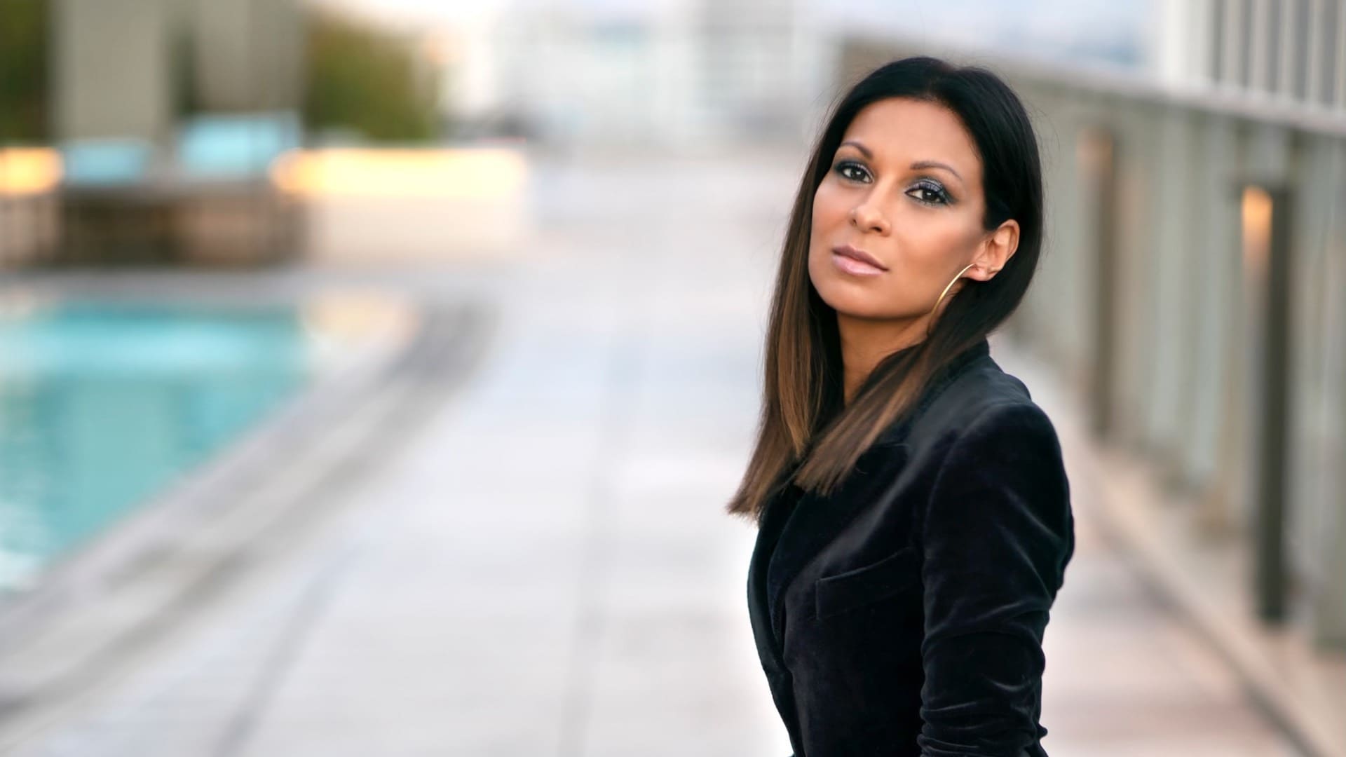 How Anjula Acharia Used Inexperience as Fuel