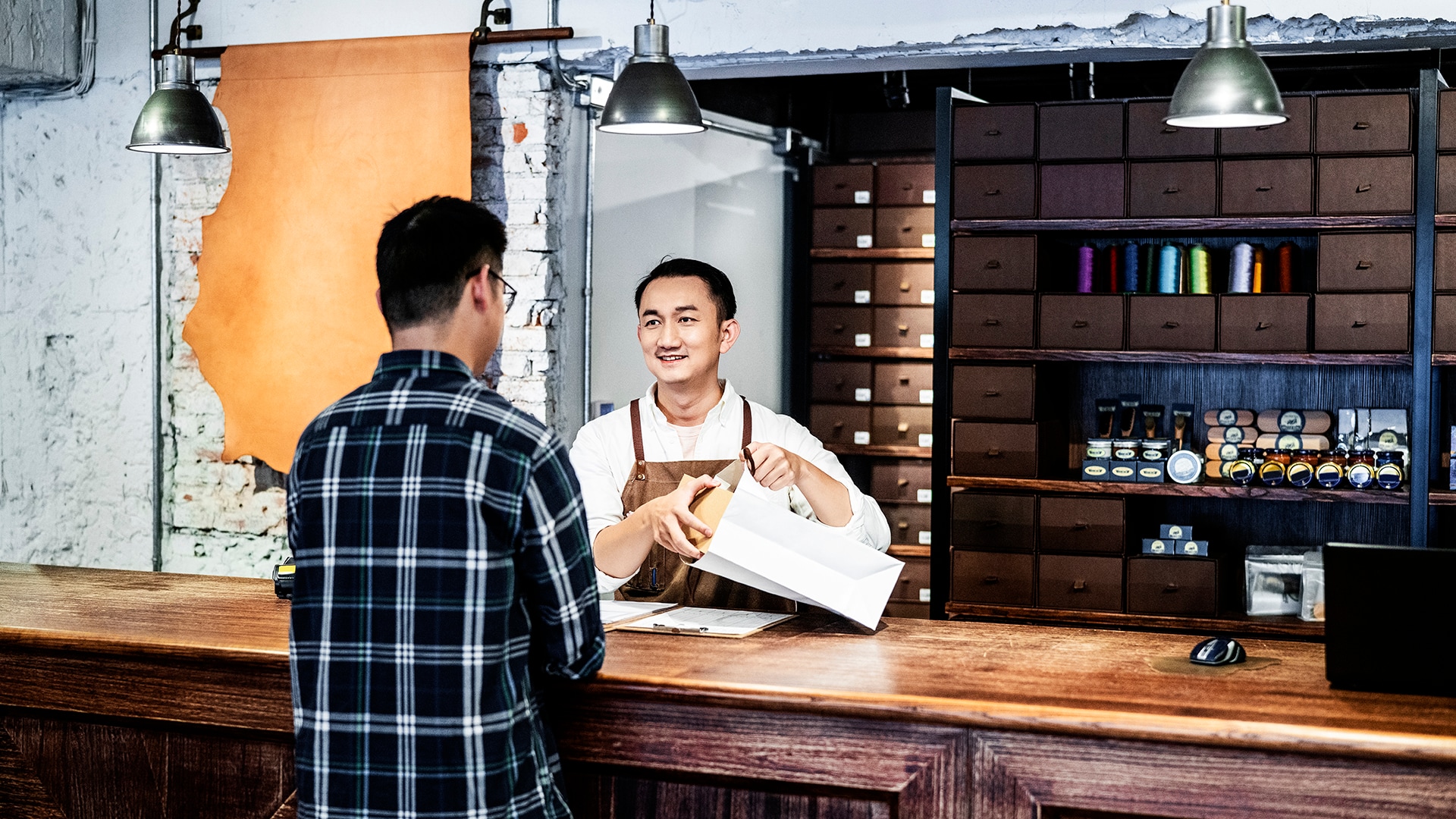 Customer Acquisition vs. Customer Retention Marketing 