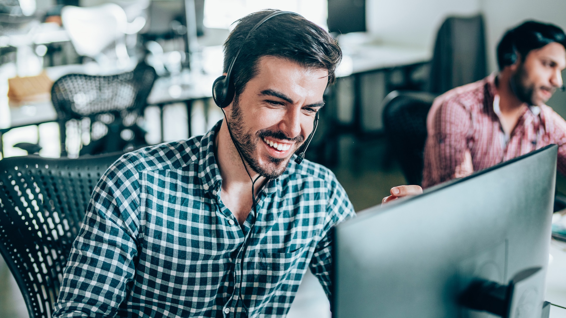 How to Sell: 9 Tips to Help Get Better at Selling Anything