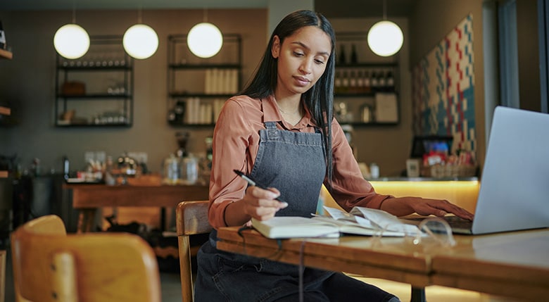 Social Media Strategy: Attract Customers and Retain Them