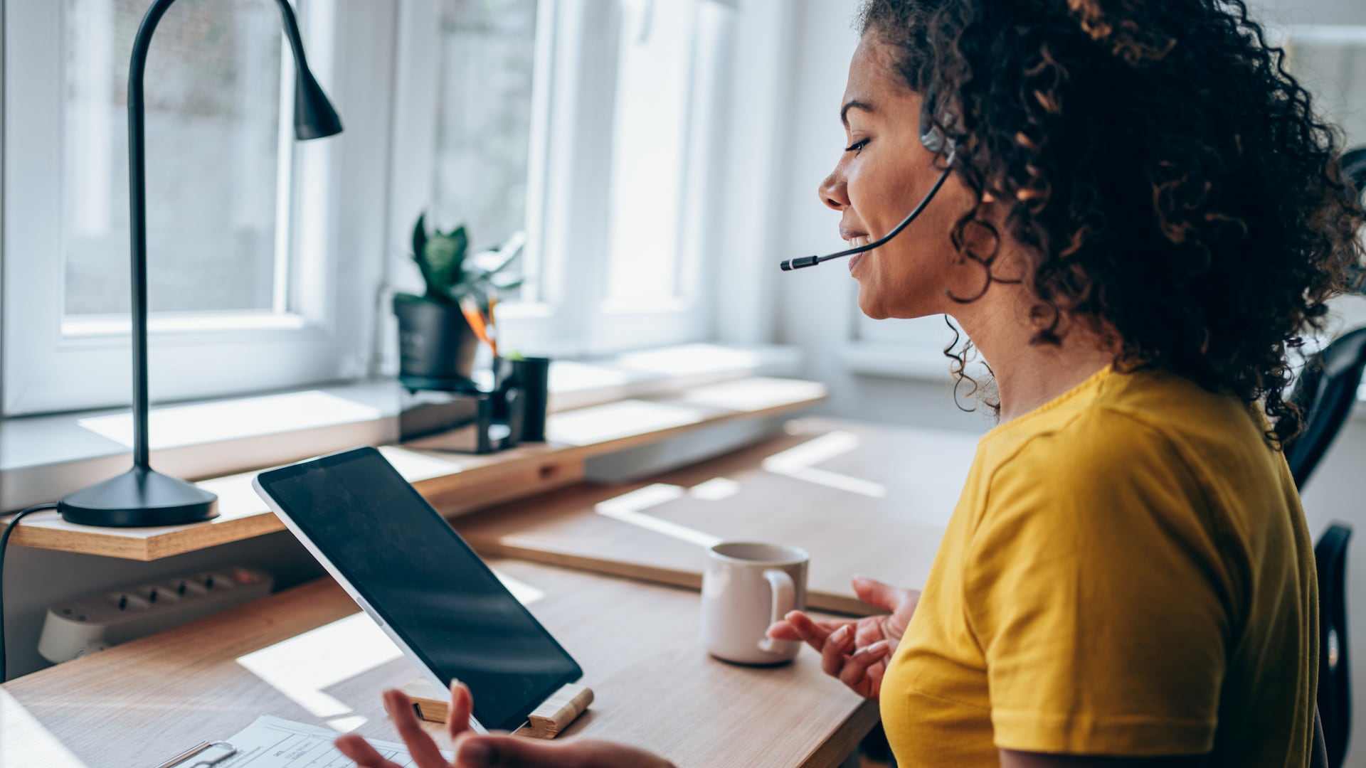 Inside Sales vs. Outside Sales: Defining Your Optimal Sales Structure