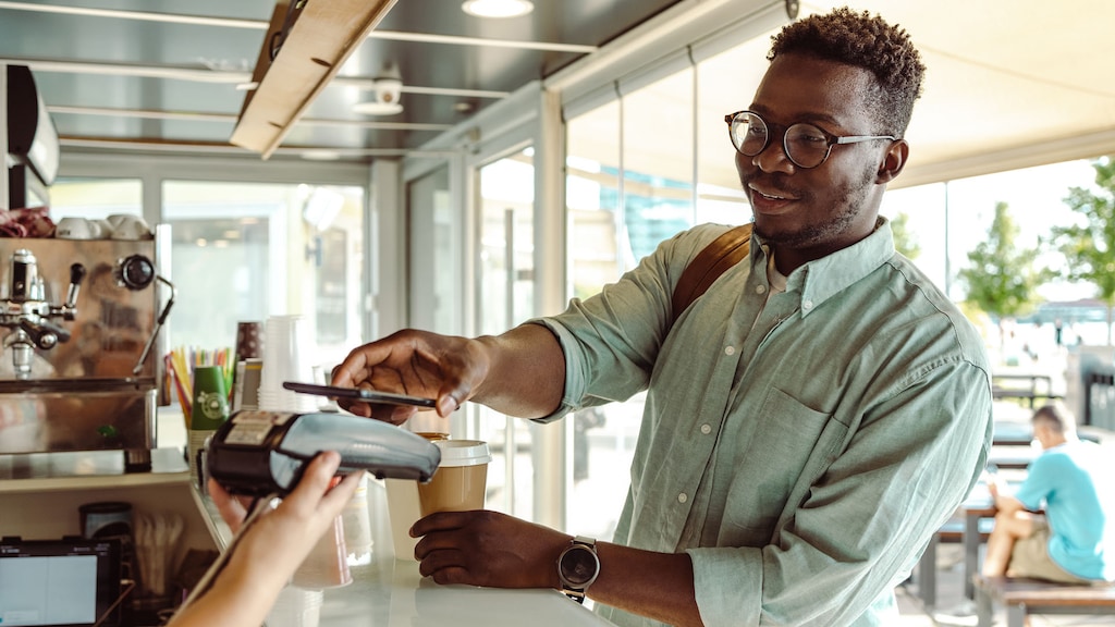 Customer paying with mobile pay