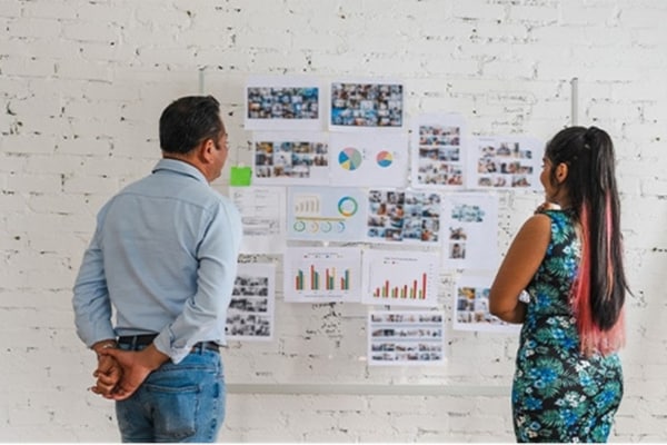 What’s the Difference Between a Small Business Line of Credit and a Credit Card?