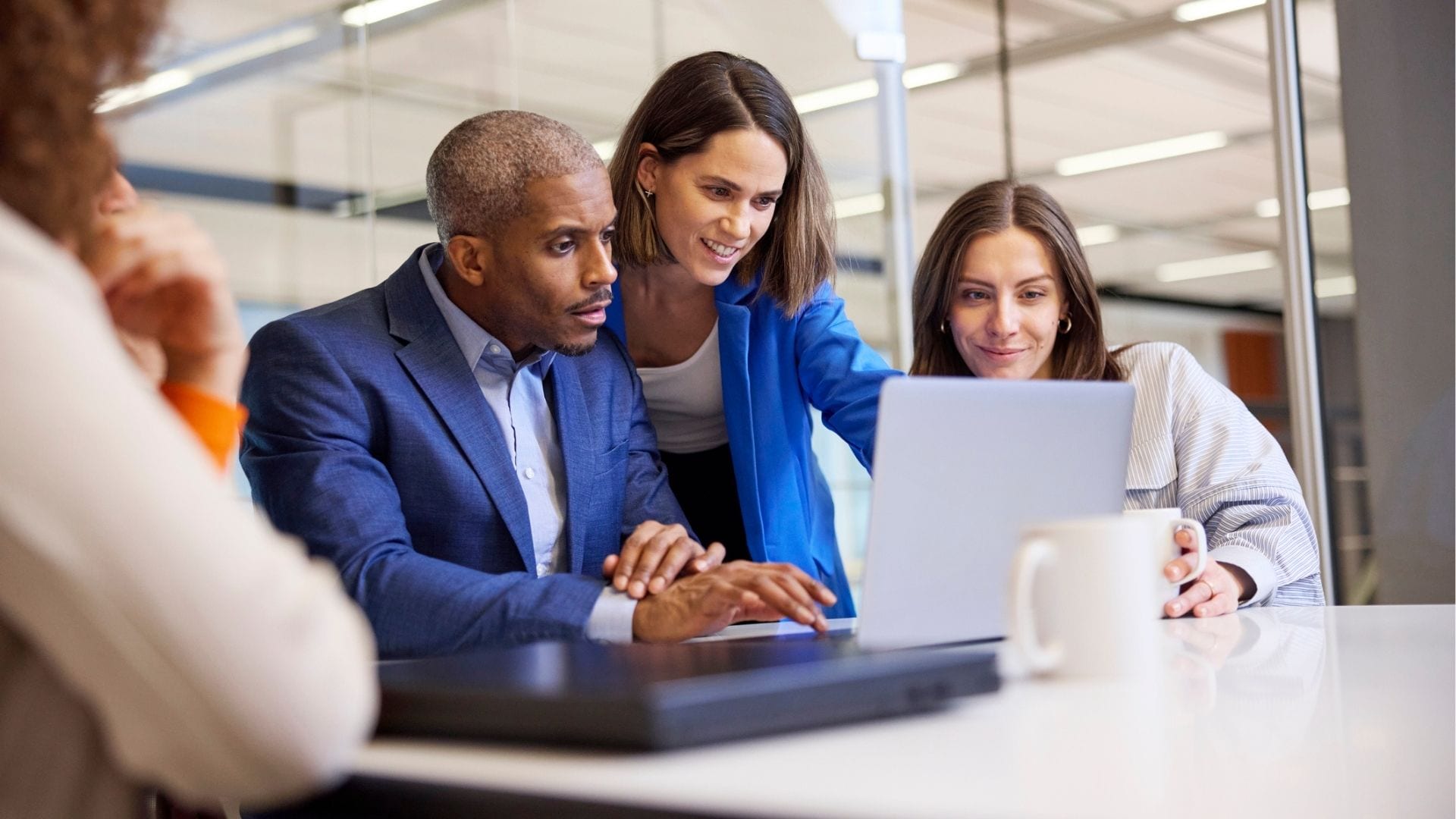 Does Using a Corporate Card Make Expense Management Easier?