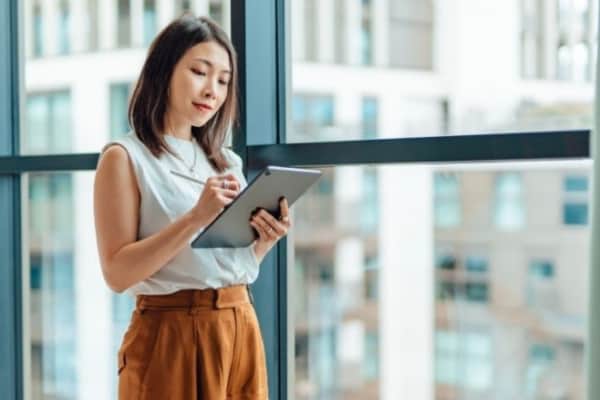 Efficient Invoice Management: How to Respond to Late Invoices