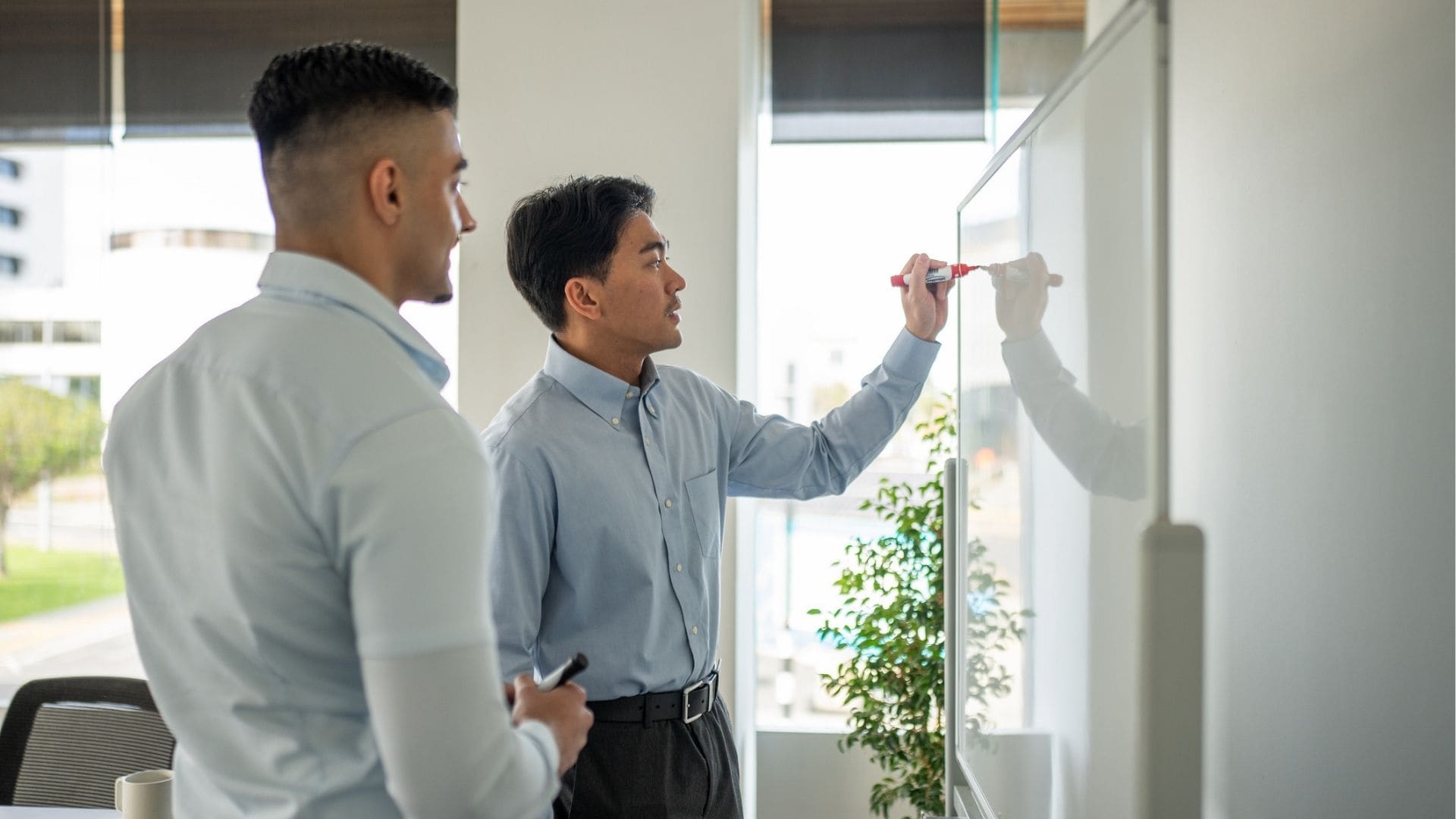 How to Calculate Cash Flow (With Formulas)